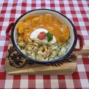 CsirkepaprikĆ”s Nokedlivel – Chicken Paprikash with Nokedli
